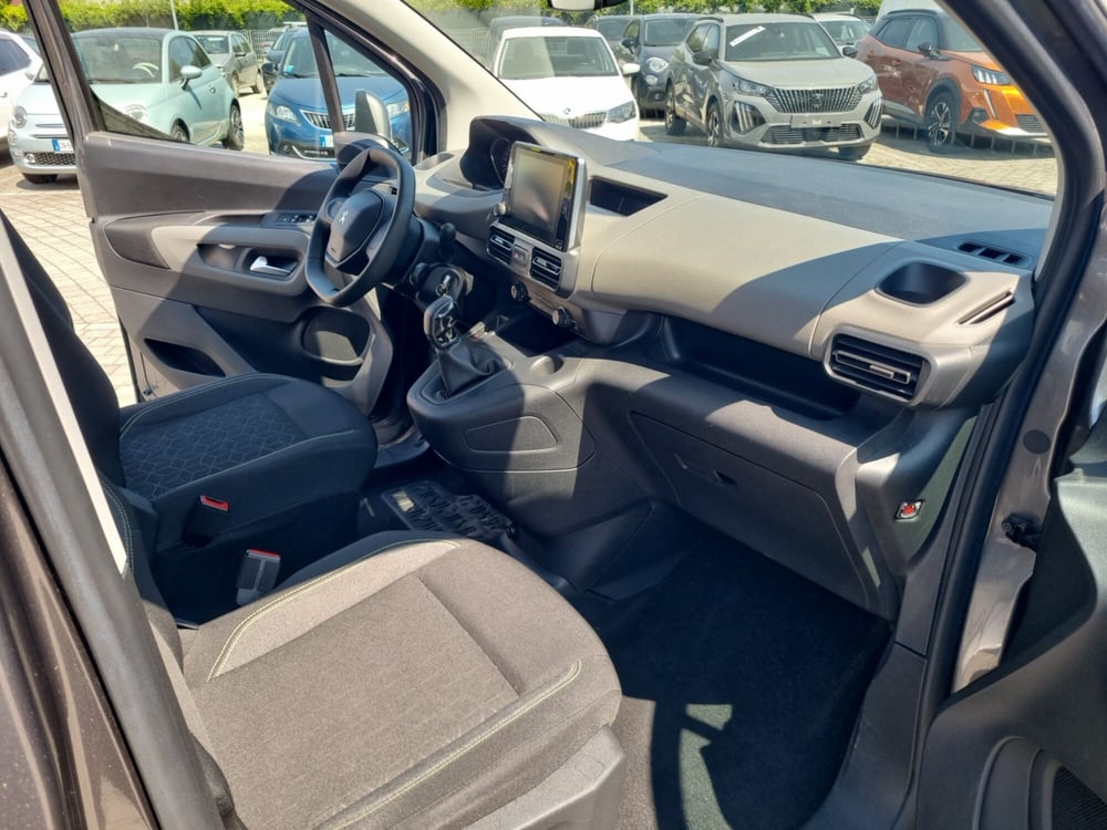 Peugeot Rifter usata a Lucca (16)