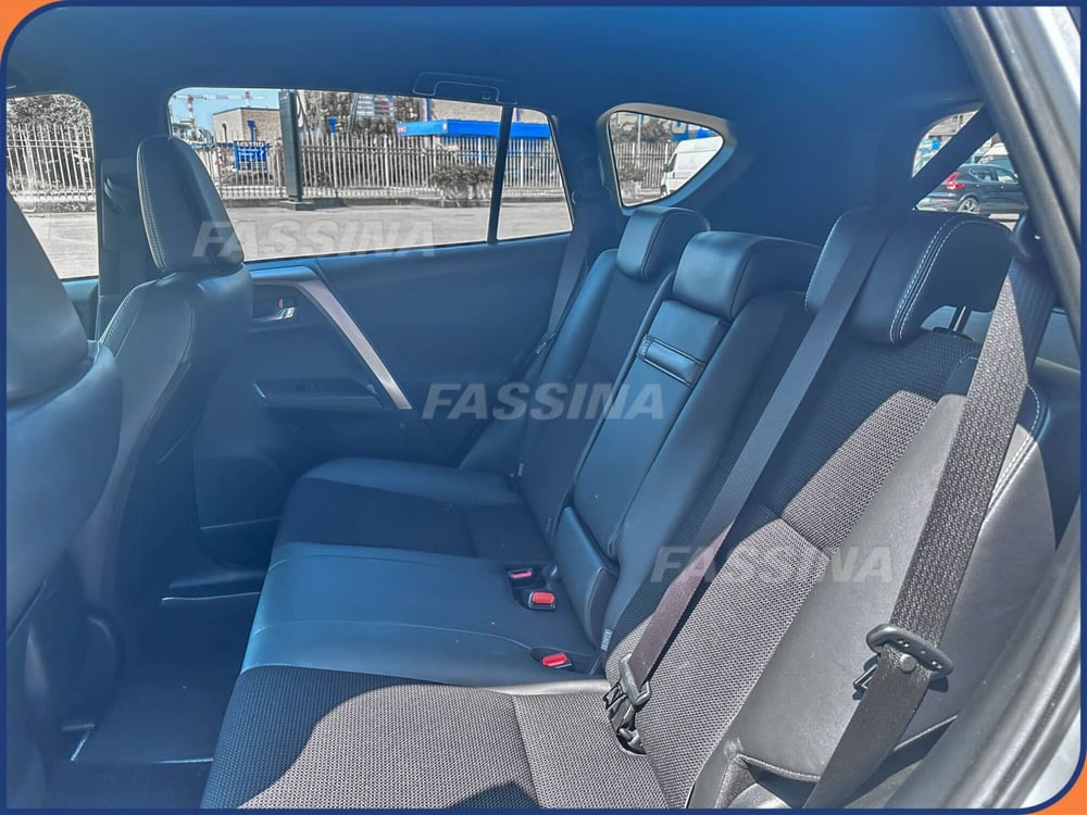 Toyota Rav4 usata a Milano (11)