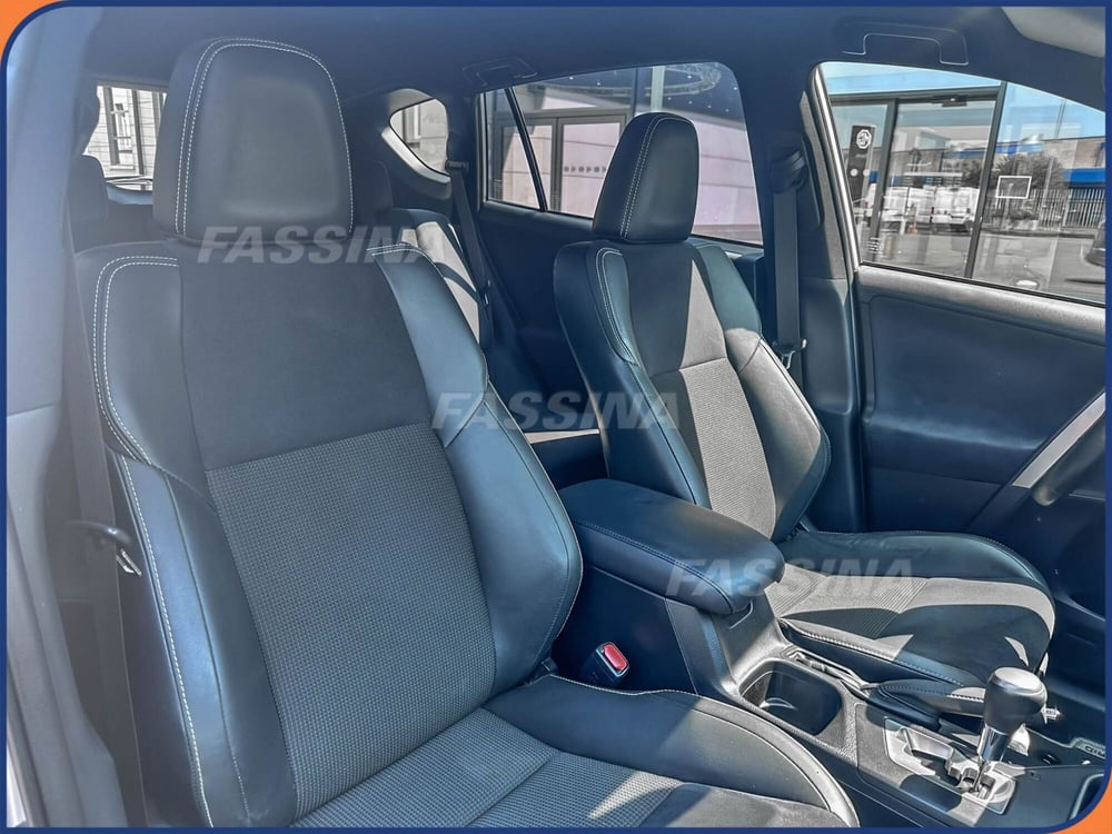 Toyota Rav4 usata a Milano (14)
