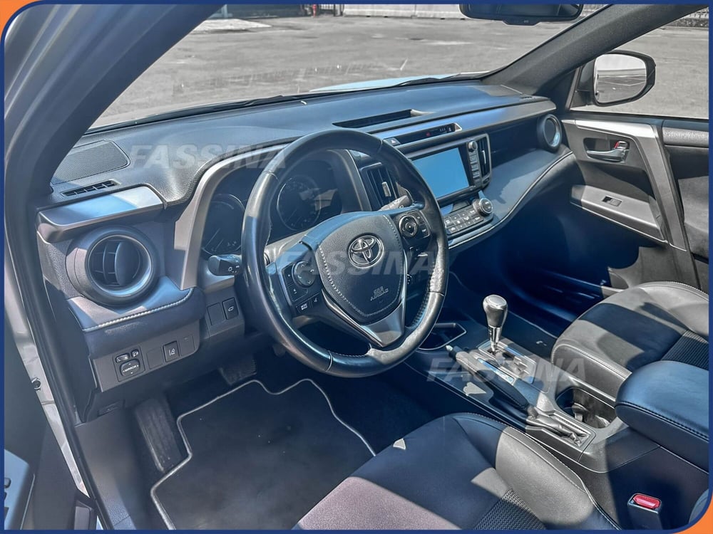 Toyota Rav4 usata a Milano (9)