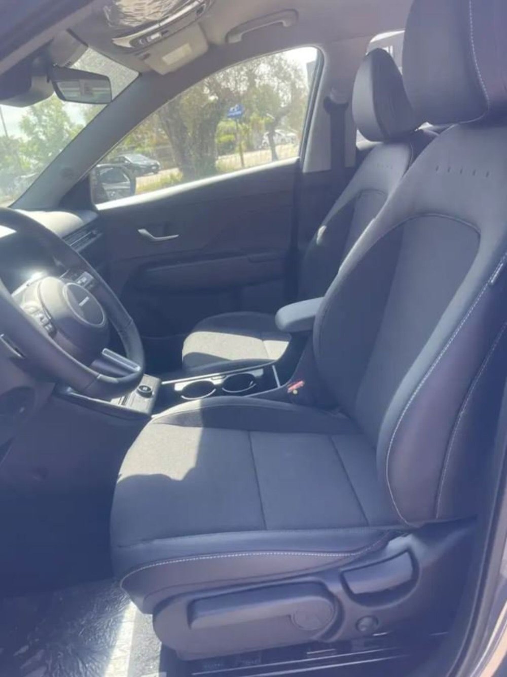 Hyundai Kona nuova a Latina (4)