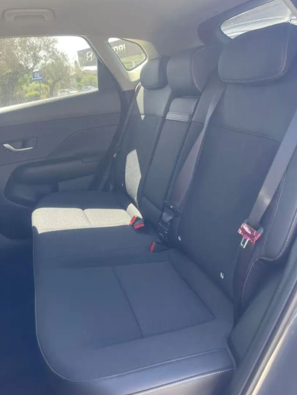 Hyundai Kona nuova a Latina (6)