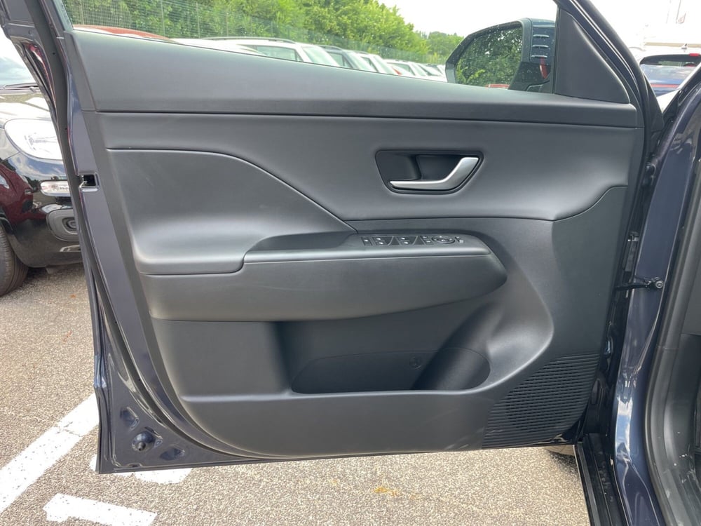 Hyundai Kona nuova a Roma (14)