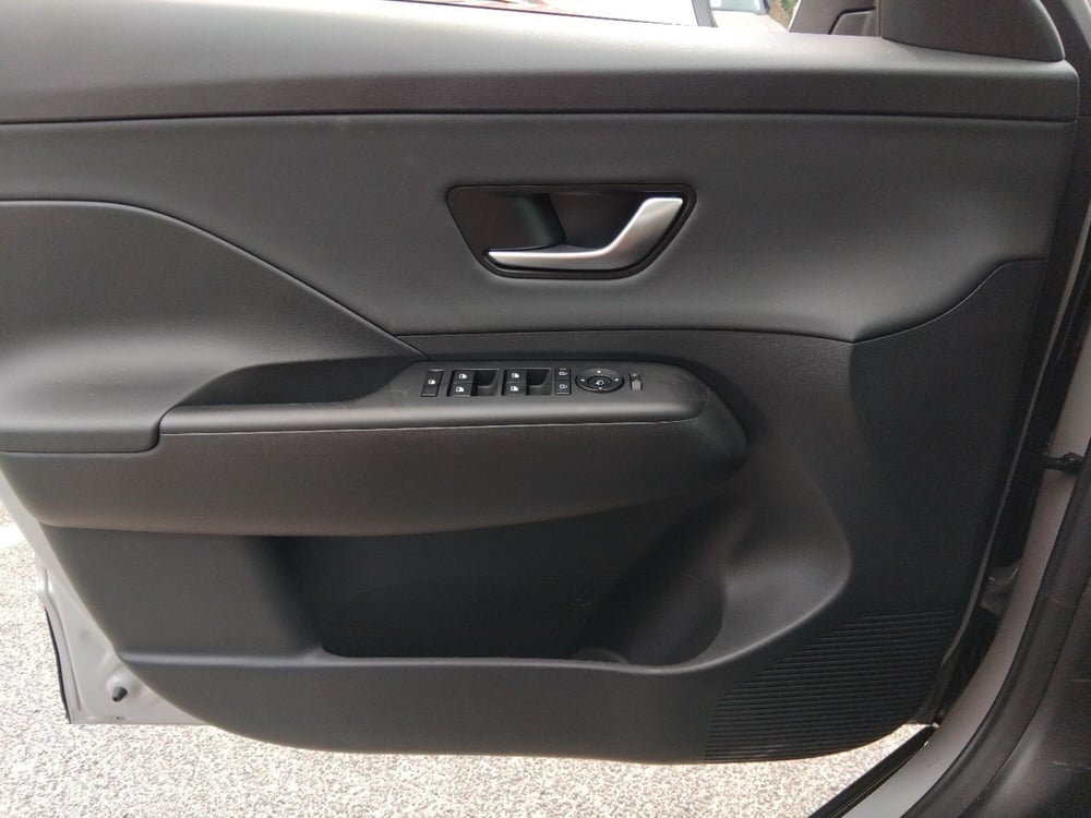 Hyundai Kona nuova a Roma (20)