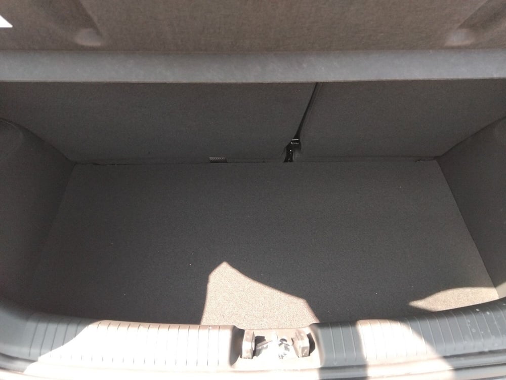 Hyundai i10 nuova a Roma (10)