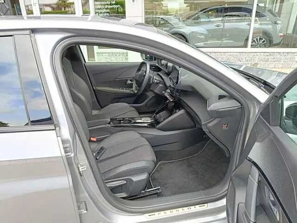 Peugeot 208 usata a Milano (13)