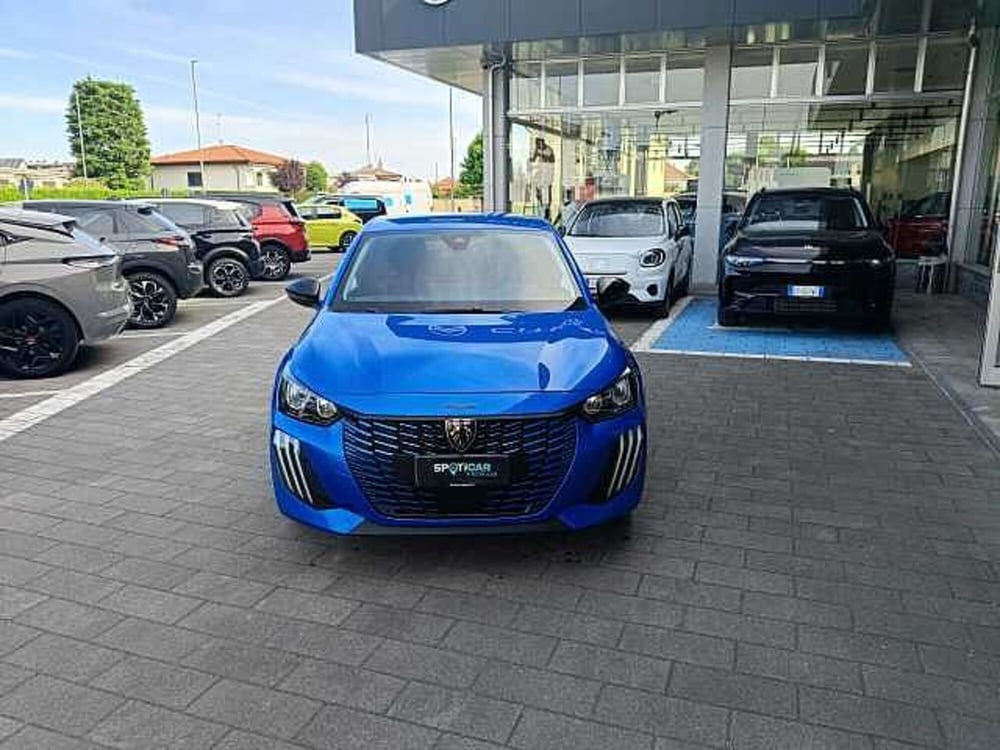 Peugeot 208 nuova a Milano (2)