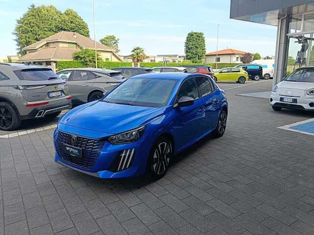 Peugeot 208 nuova a Milano (3)