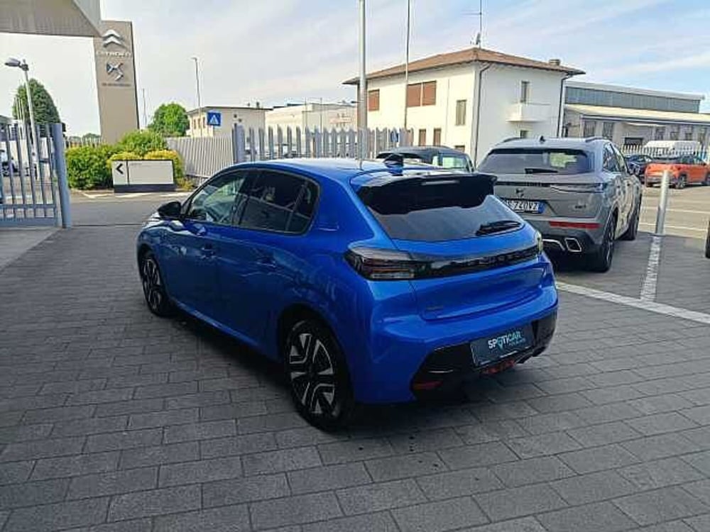 Peugeot 208 nuova a Milano (5)