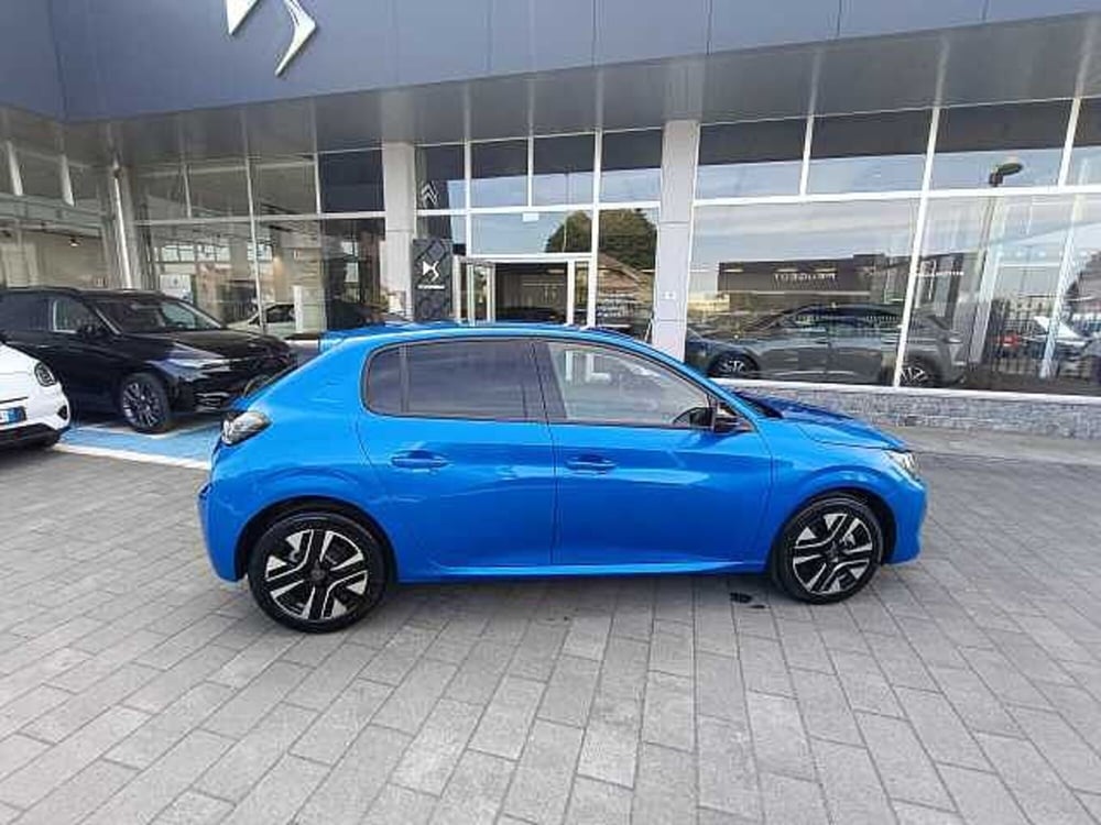 Peugeot 208 nuova a Milano (9)