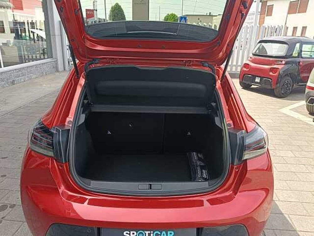 Peugeot 208 nuova a Milano (7)