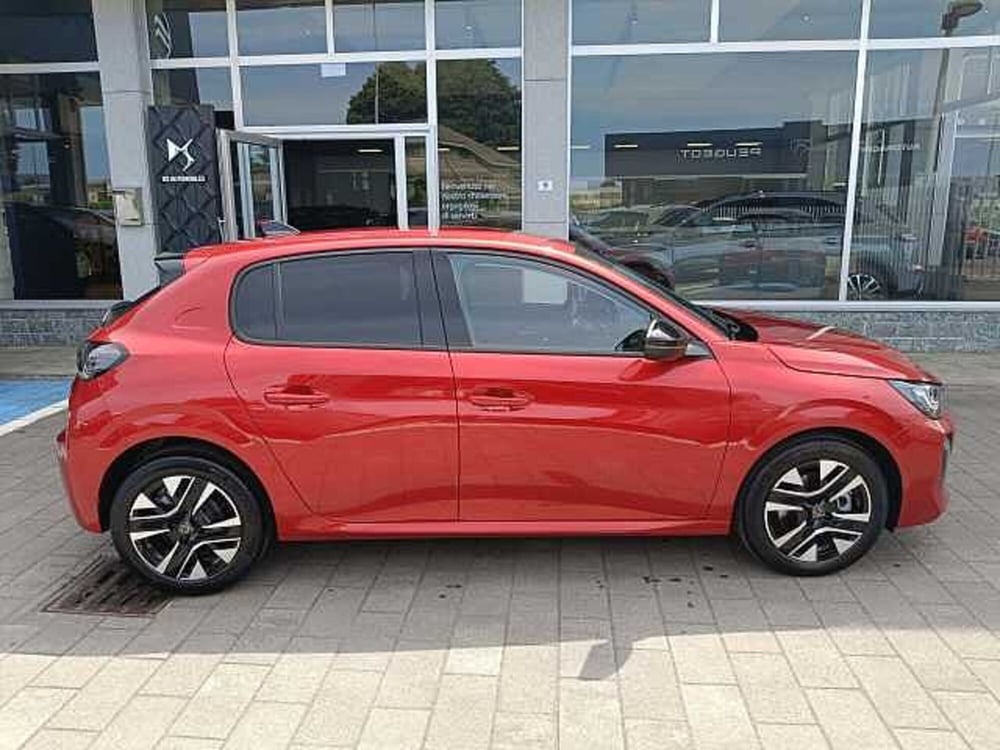 Peugeot 208 nuova a Milano (9)