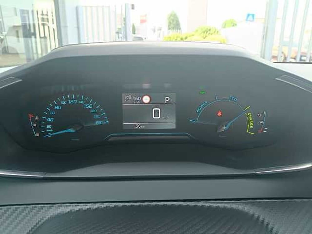 Peugeot 208 nuova a Milano (15)