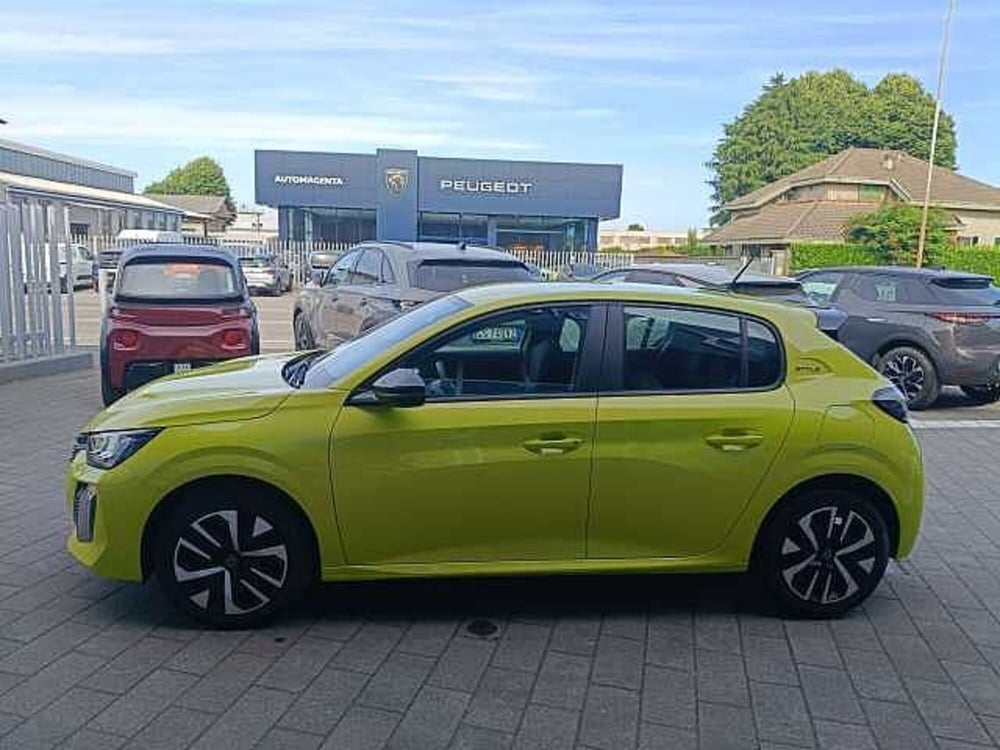 Peugeot 208 nuova a Milano (4)