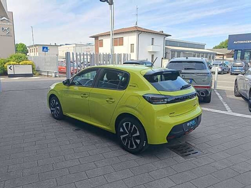 Peugeot 208 nuova a Milano (5)