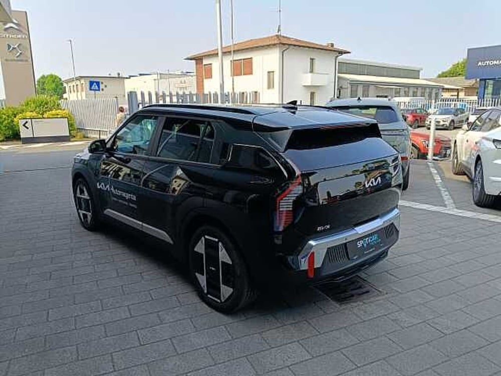 Kia EV3 usata a Milano (5)
