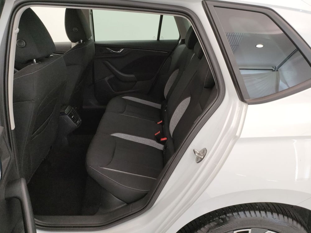 Skoda Kamiq usata a Varese (11)