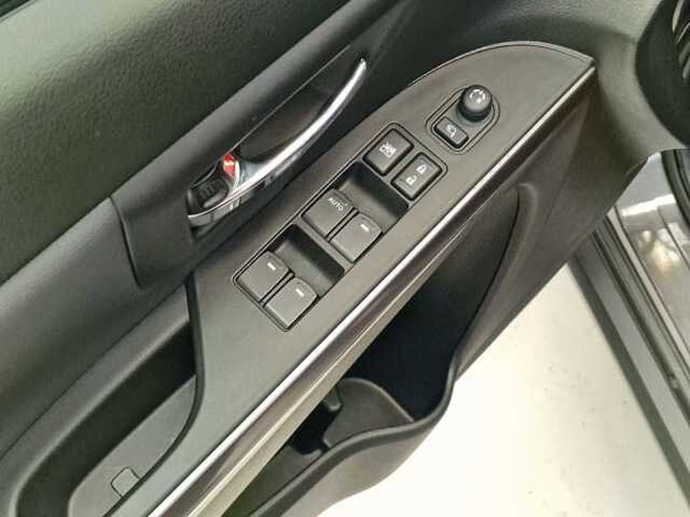 Suzuki S-Cross usata a Caserta (6)