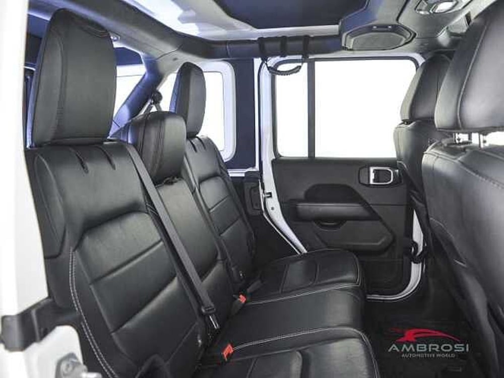 Jeep Wrangler Unlimited usata a Viterbo (11)