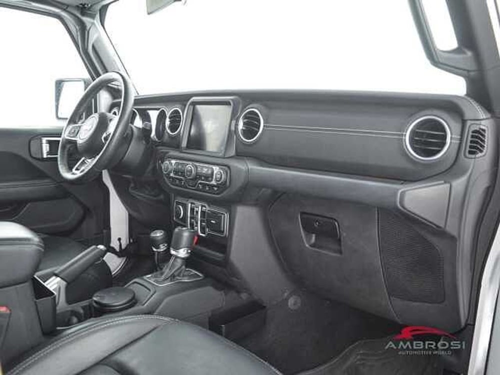 Jeep Wrangler Unlimited usata a Viterbo (12)