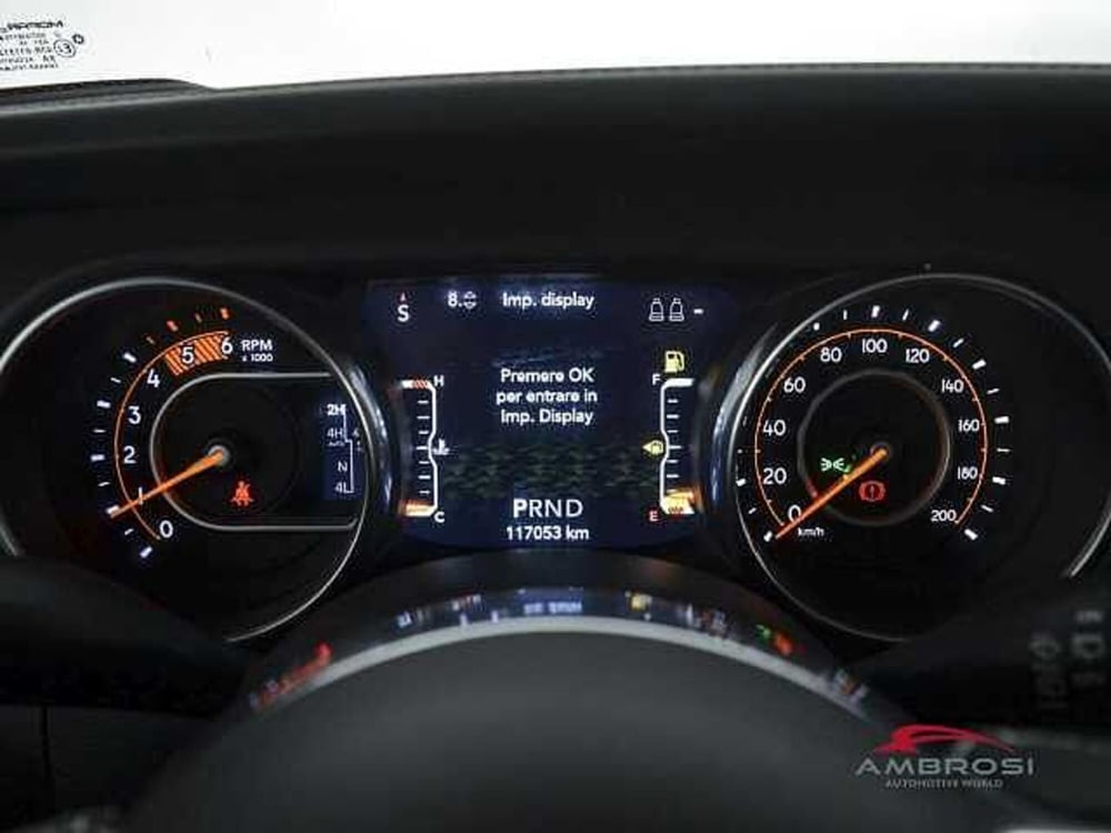 Jeep Wrangler Unlimited usata a Viterbo (13)