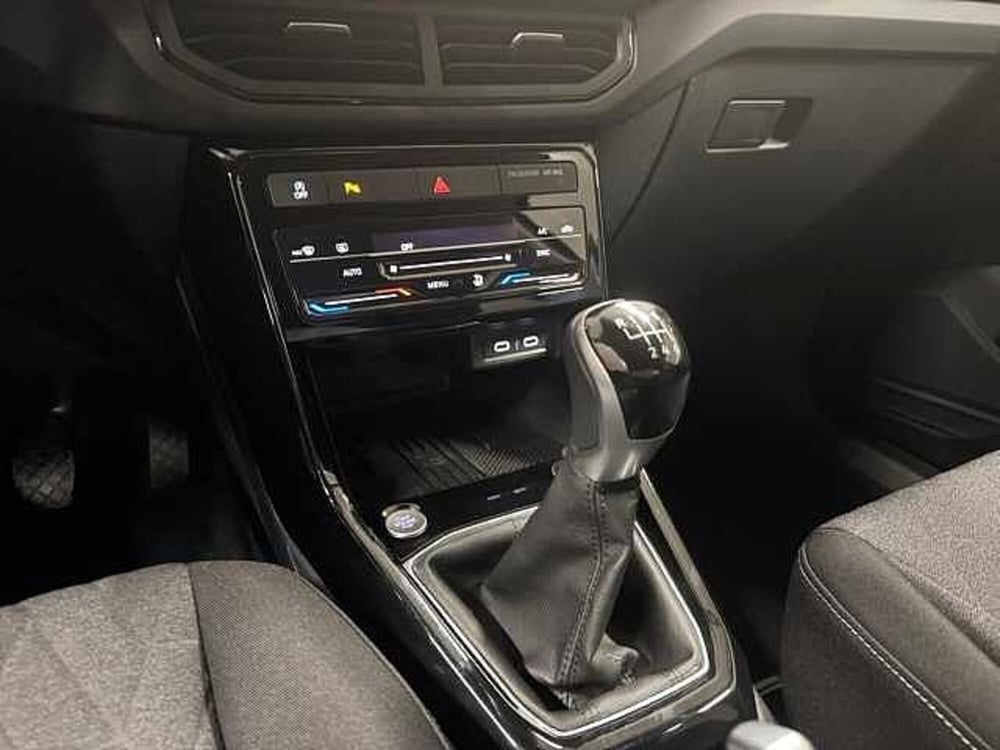 Volkswagen T-Cross nuova a Lecco (11)