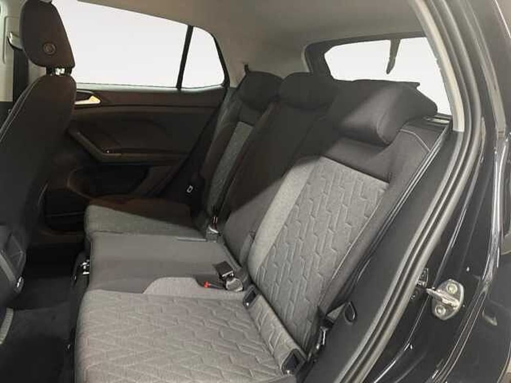 Volkswagen T-Cross nuova a Lecco (12)