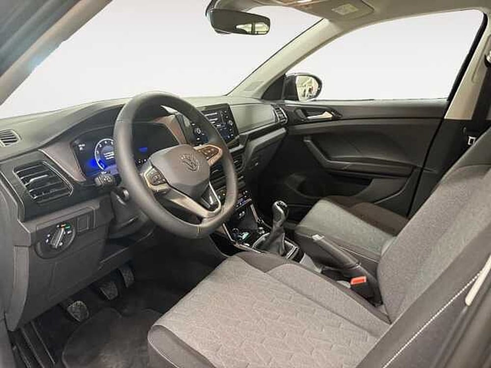 Volkswagen T-Cross nuova a Lecco (15)