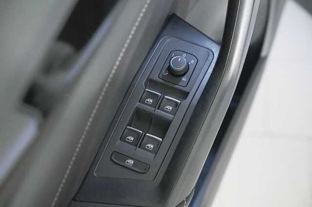 Volkswagen T-Roc usata a Como (13)