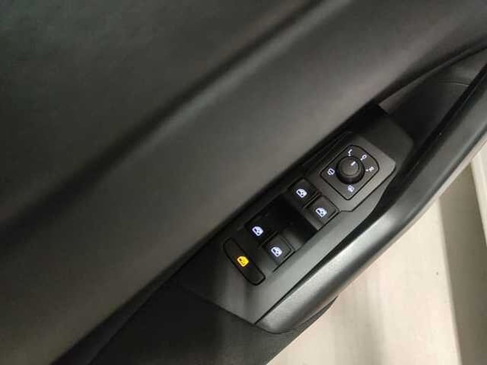 Volkswagen Polo nuova a Como (8)