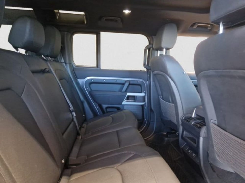 Land Rover Defender usata a Livorno (17)