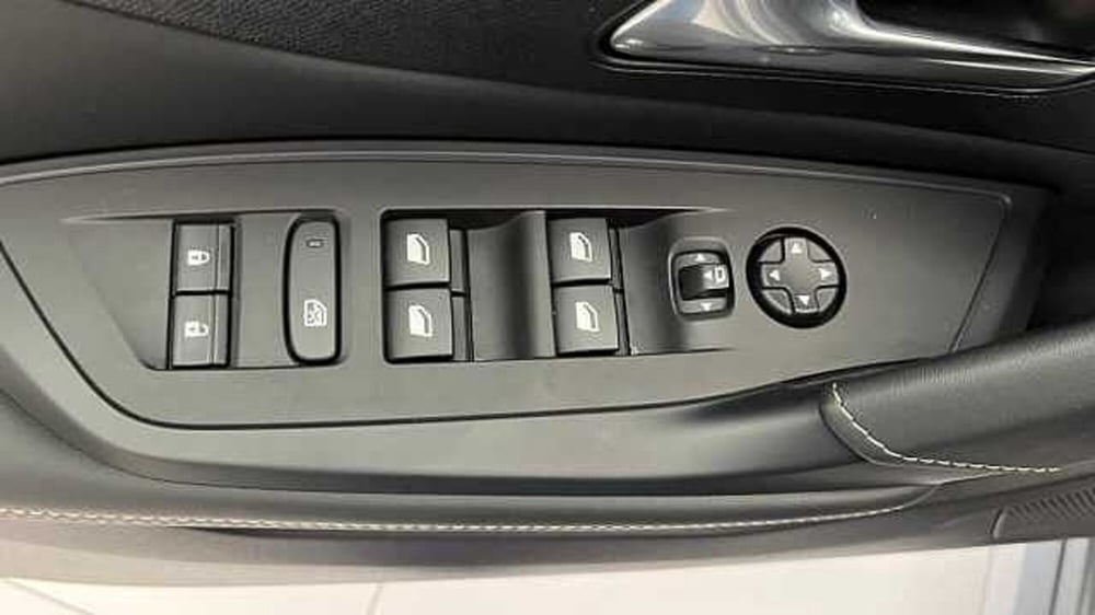 Peugeot 308 SW usata a Milano (13)