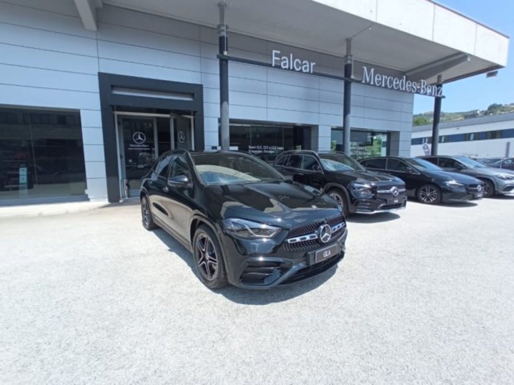 Mercedes-Benz GLA SUV nuova a Potenza