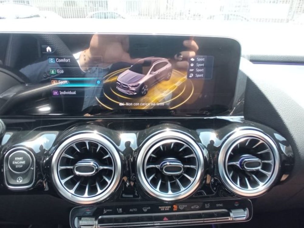 Mercedes-Benz GLA SUV nuova a Potenza (16)