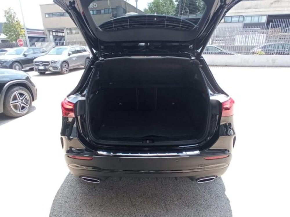 Mercedes-Benz GLA SUV nuova a Potenza (7)