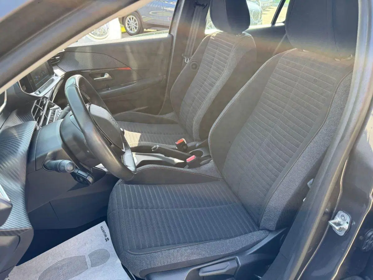 Peugeot 208 usata a Lecce (16)