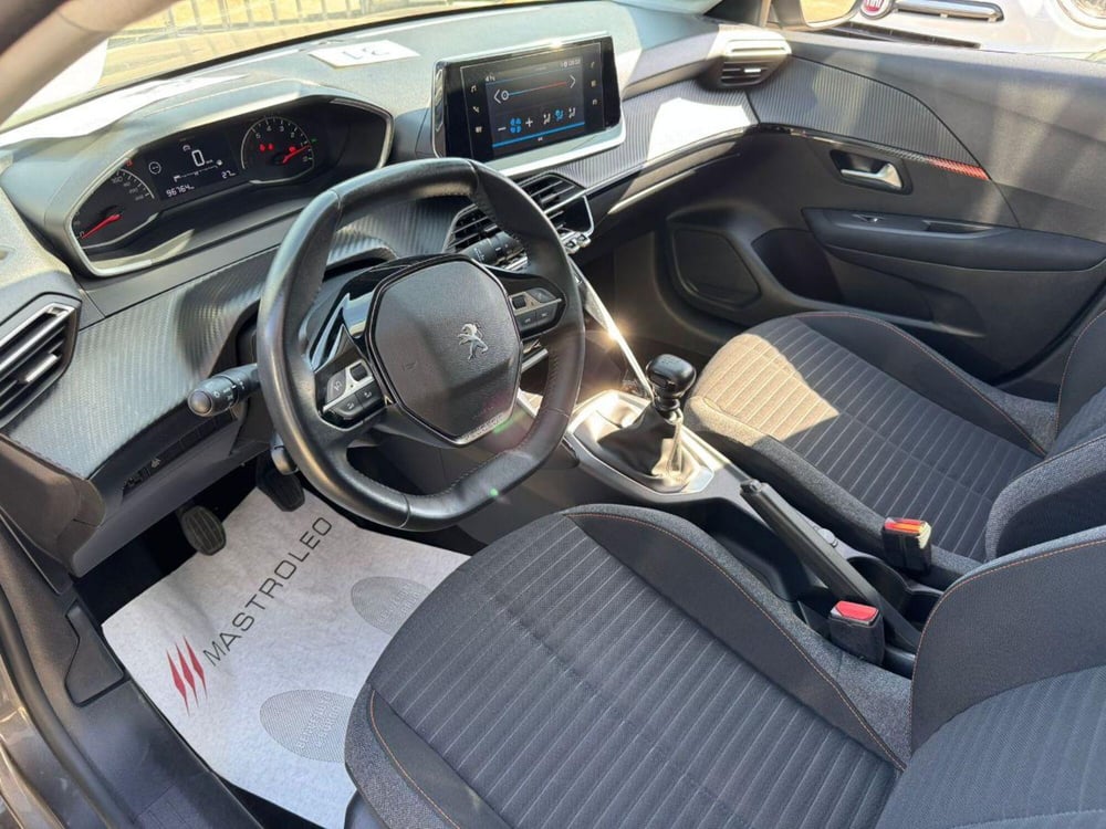 Peugeot 208 usata a Lecce (17)