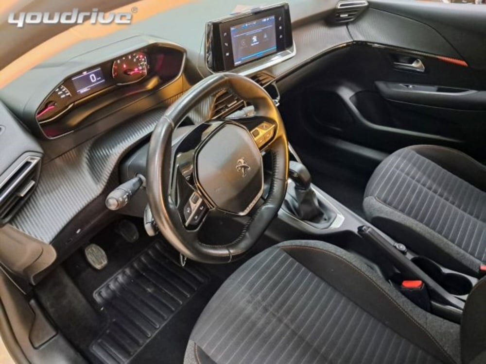 Peugeot 208 usata a Napoli (10)