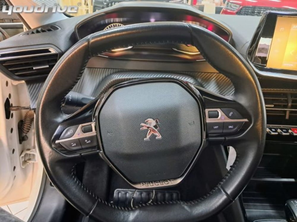 Peugeot 208 usata a Napoli (11)