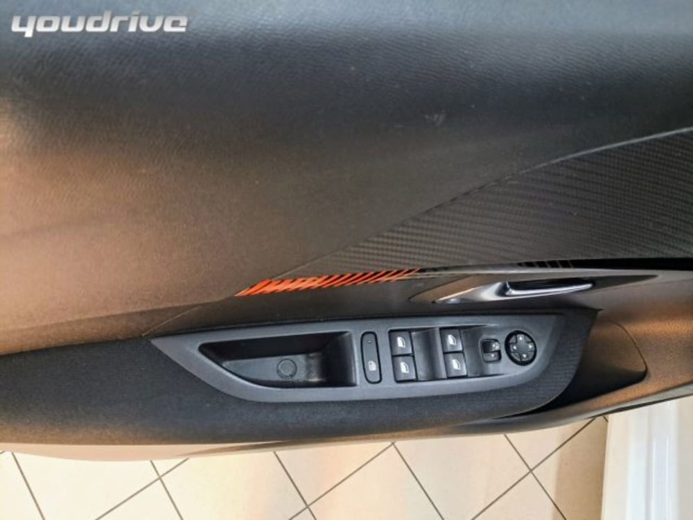 Peugeot 208 usata a Napoli (18)