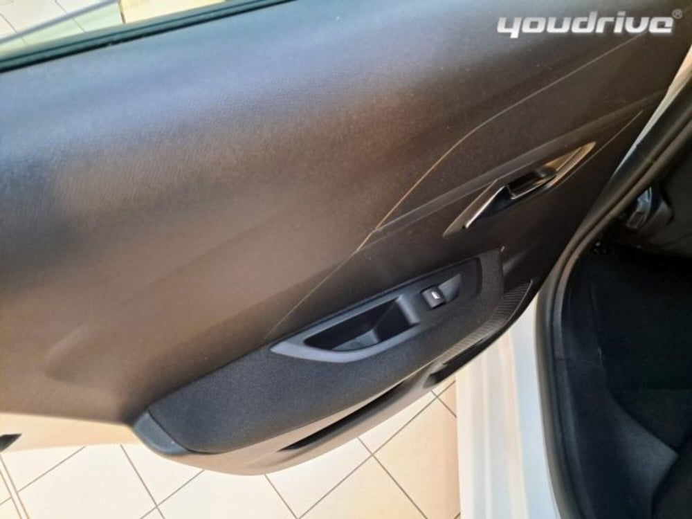 Peugeot 208 usata a Napoli (19)
