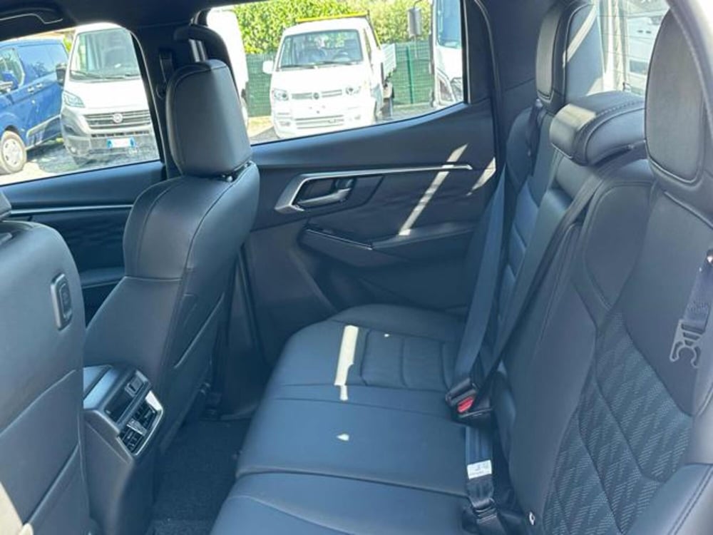 Isuzu D-Max Pick-up nuova a Lucca (16)