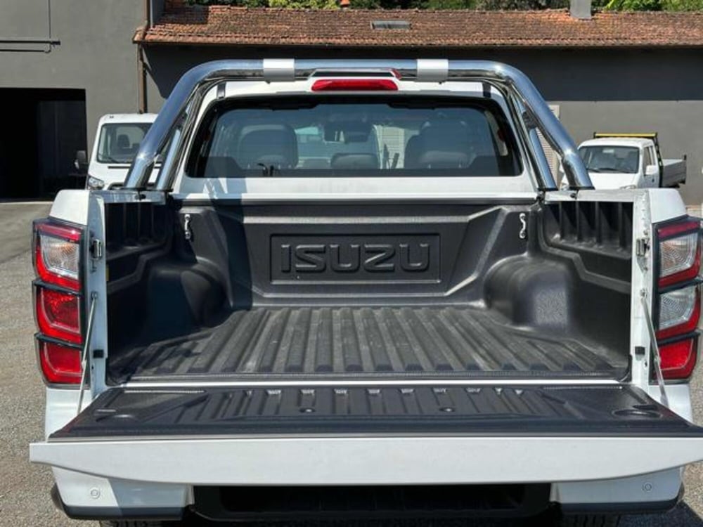 Isuzu D-Max Pick-up nuova a Lucca (9)