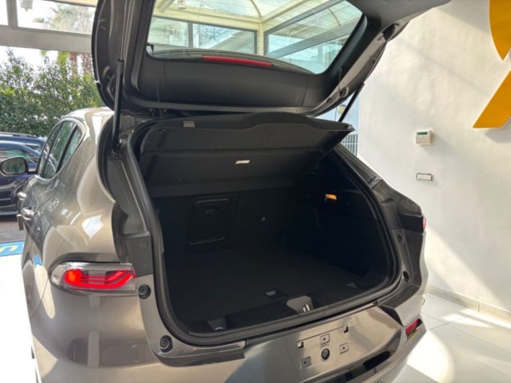 Alfa Romeo Tonale nuova a Napoli (11)