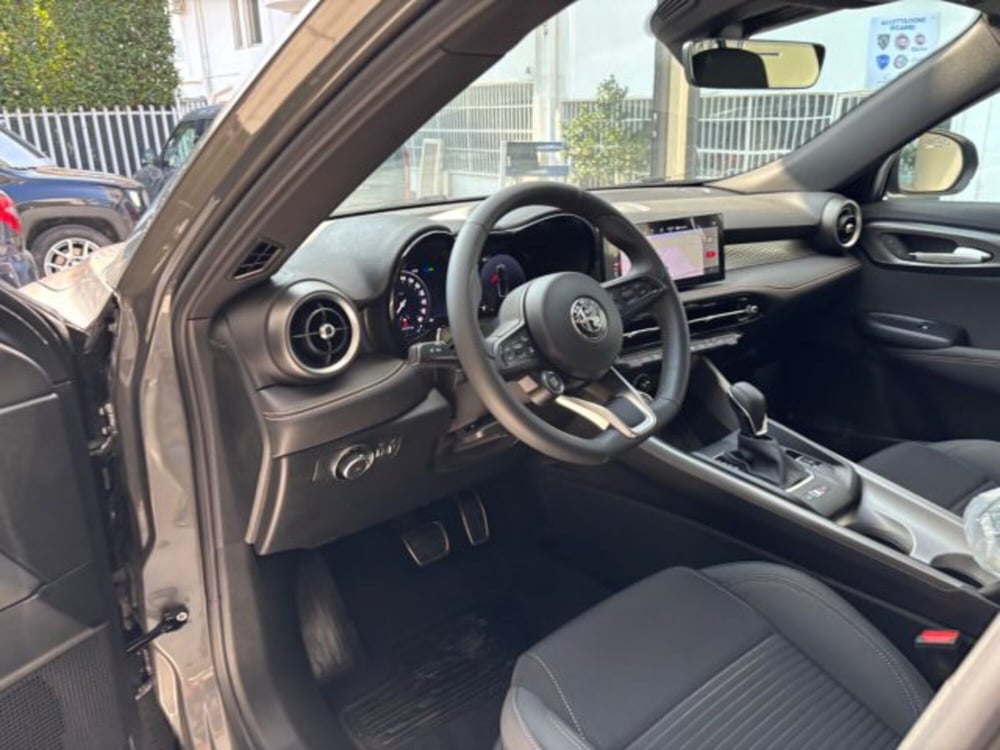 Alfa Romeo Tonale nuova a Napoli (19)