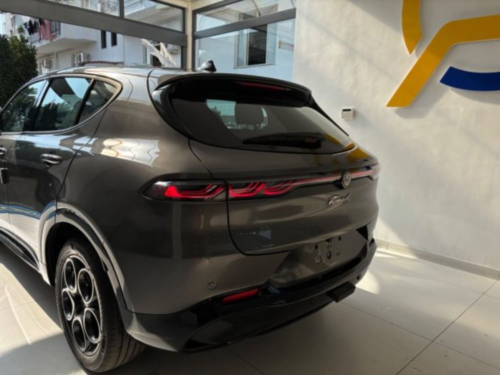Alfa Romeo Tonale nuova a Napoli (6)