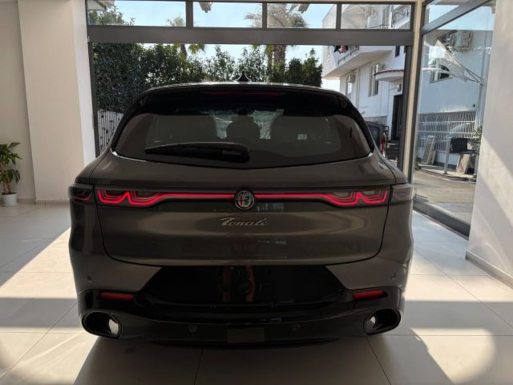 Alfa Romeo Tonale nuova a Napoli (7)