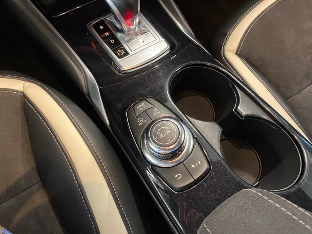 Infiniti Q30 usata a Torino (13)