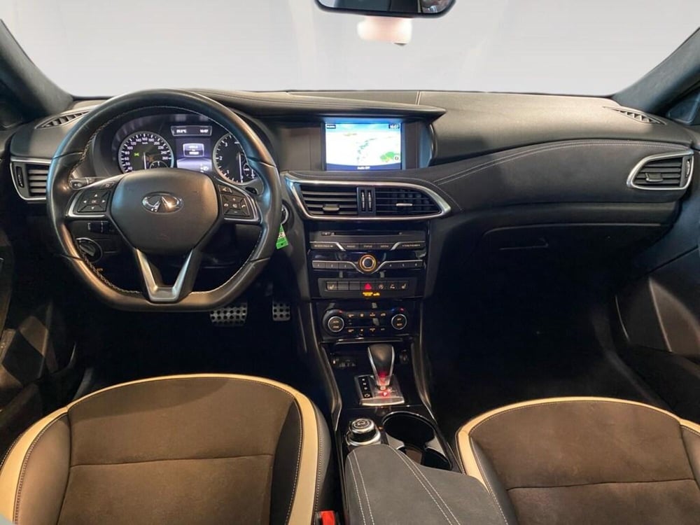 Infiniti Q30 usata a Torino (5)