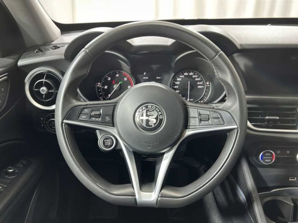 Alfa Romeo Stelvio usata a Sondrio (17)